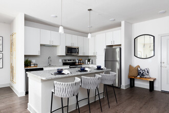 Century Vista Palms in Orlando, FL - Foto de edificio - Interior Photo