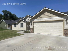 380 NW Foster Dr in Mountain Home, ID - Building Photo - Building Photo