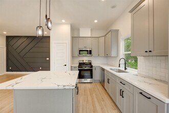 811 E 39th St in Houston, TX - Building Photo - Building Photo