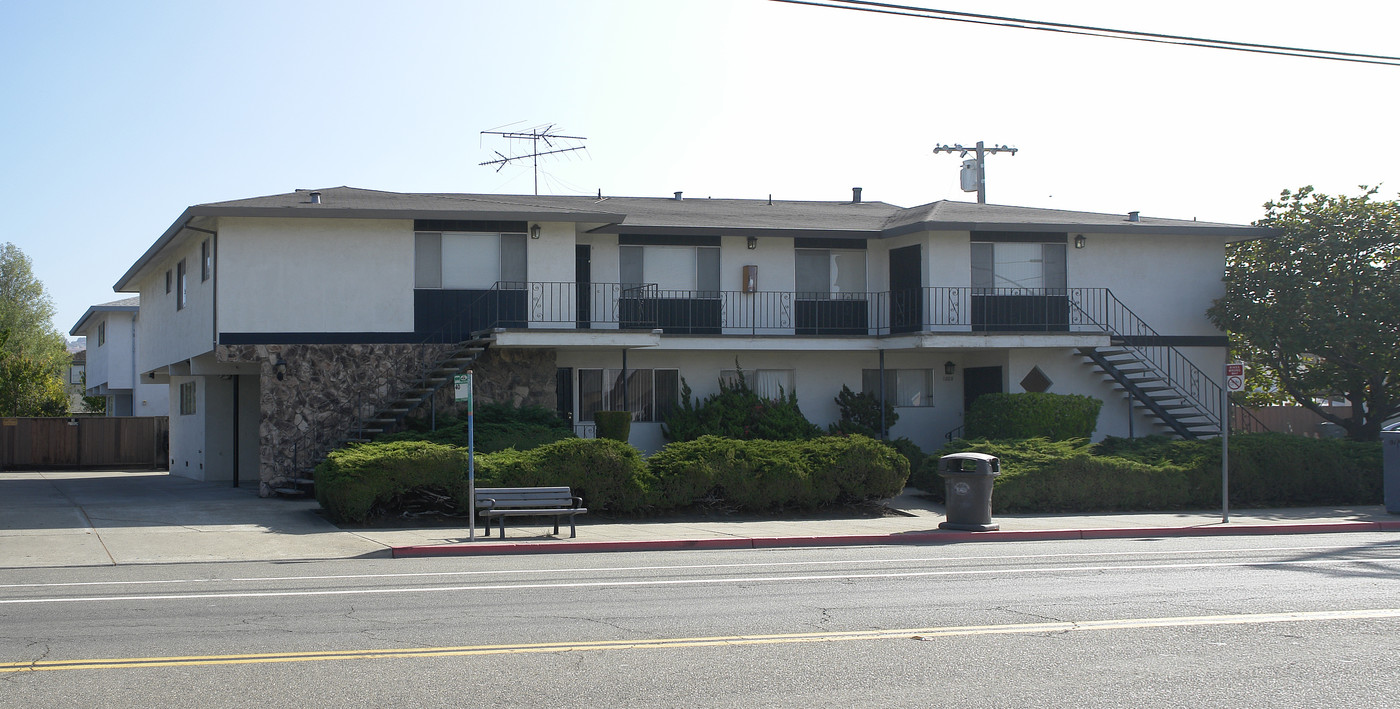 1888 Bancroft Ave in San Leandro, CA - Building Photo