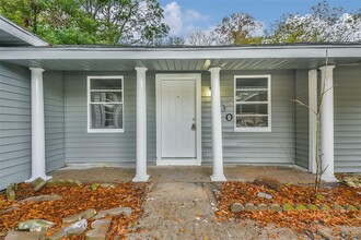 500 Farrer St in Angleton, TX - Building Photo - Building Photo
