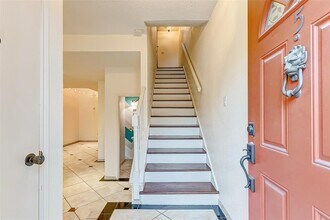 7350 Kirby Dr in Houston, TX - Building Photo - Building Photo