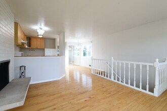 901 5th Ave N in Seattle, WA - Building Photo - Building Photo