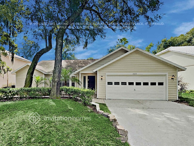 property at 1925 River Crossing Dr