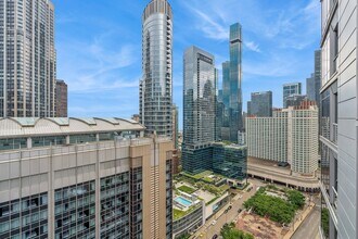 240 E Illinois St in Chicago, IL - Building Photo - Building Photo