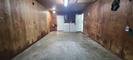 1418 N Roberson St in Conroe, TX - Building Photo - Building Photo