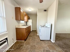 9409 La Grange Rd in Louisville, KY - Building Photo - Building Photo