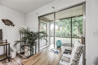 8081 S Woods Cir, Unit 10 in Ft. Myers, FL - Building Photo - Building Photo