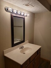 708 Village Dr, Unit 708 in Glen Carbon, IL - Foto de edificio - Building Photo