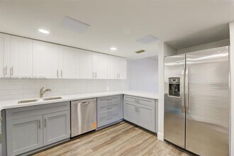 565 NW 97th Ave in Plantation, FL - Building Photo - Building Photo