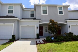 7022 Grand Elm Dr in Riverview, FL - Building Photo