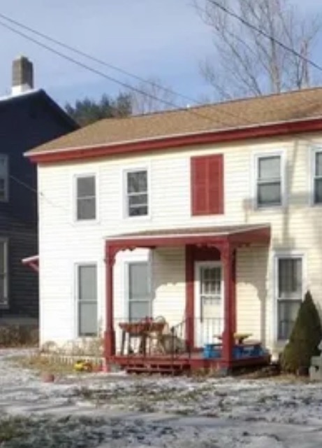 35 Main St in Laurens, NY - Building Photo