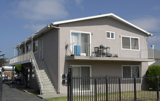 1145 89th Ave in Oakland, CA - Foto de edificio - Building Photo