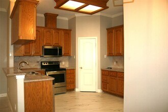 302 Friends Knoll Ln in Friendswood, TX - Building Photo - Building Photo