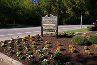 Quarterpath Place in Williamsburg, VA - Foto de edificio - Building Photo