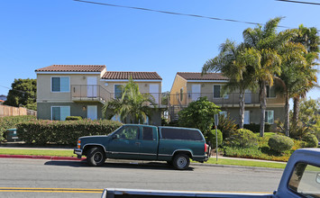 Hillsborough Apartments in Oceanside, CA - Building Photo - Building Photo