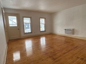 654 Jefferson St in Oshkosh, WI - Building Photo - Building Photo