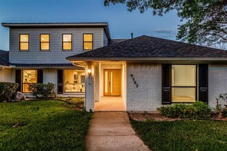 9563 Windy Knoll Dr in Dallas, TX - Building Photo - Building Photo