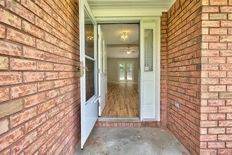 210 Easy St in Hinesville, GA - Building Photo - Building Photo