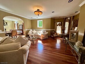 38 Totowa Rd in Wayne, NJ - Building Photo - Building Photo