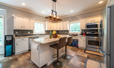155 Torsey St in Stratford, CT - Foto de edificio - Building Photo