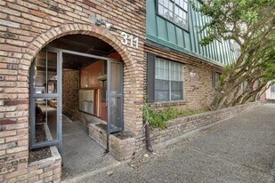 311 E 31st St in Austin, TX - Building Photo