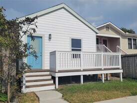 4710 Ave S in Galveston, TX - Building Photo