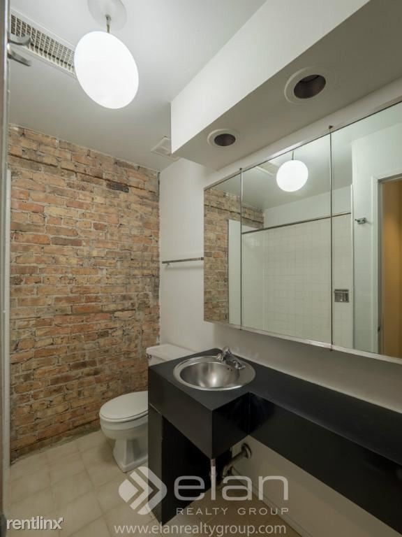606 W Surf St-Unit -Apt 1 in Chicago, IL - Building Photo - Building Photo