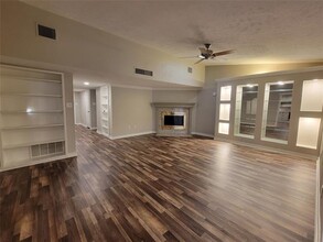 2708 Crestmoor Ct in Arlington, TX - Building Photo - Building Photo