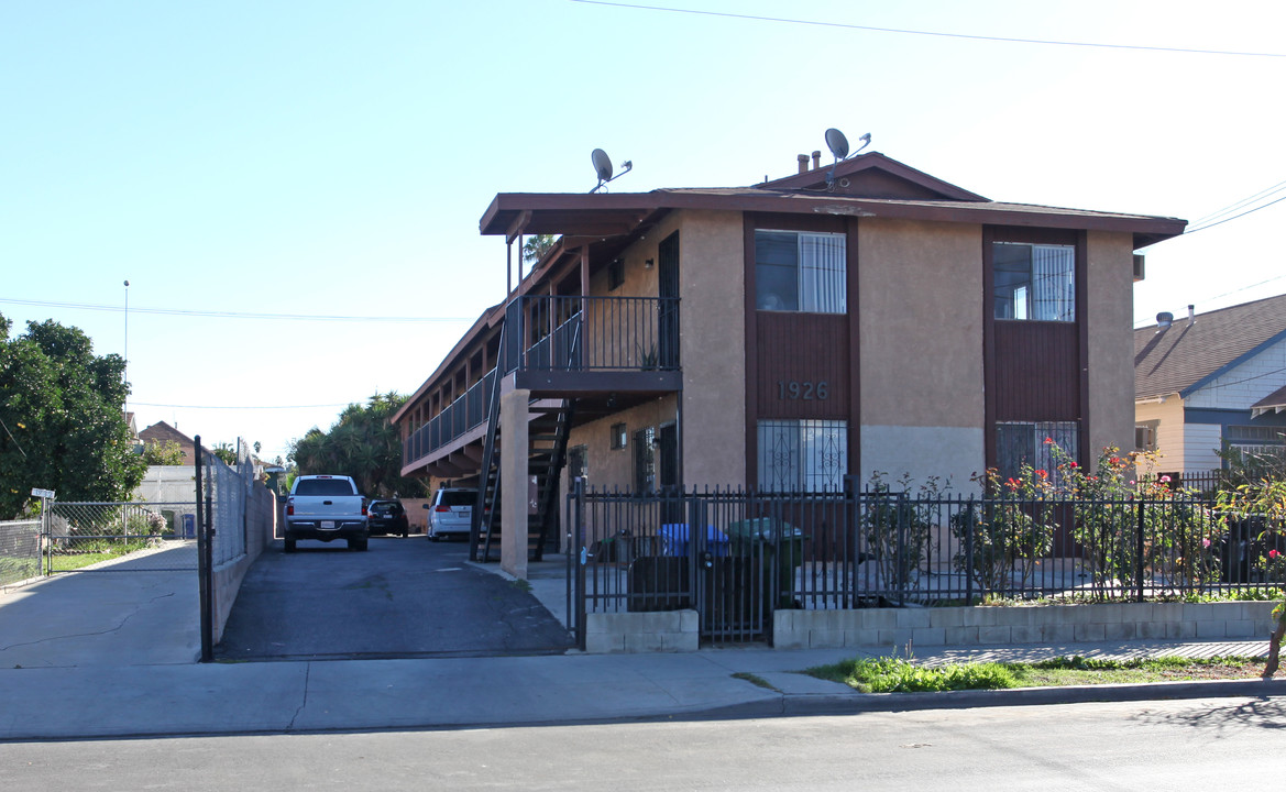 1926 Johnston St in Los Angeles, CA - Building Photo