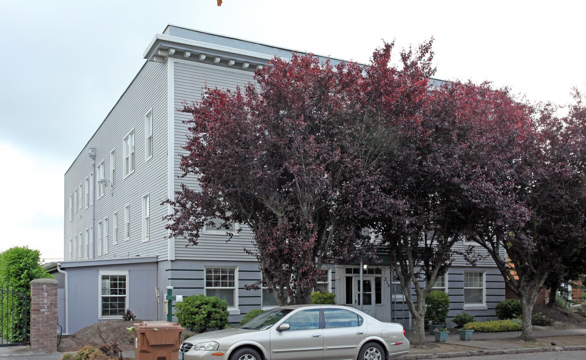 McCarthy Apartments in Tacoma, WA - Building Photo