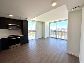 234 NW 17th St, Unit B09 in Miami, FL - Building Photo