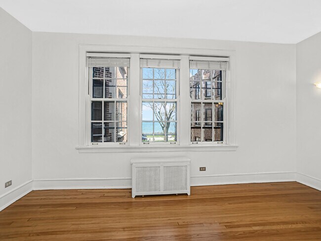 594 Sheridan Square in Evanston, IL - Building Photo - Building Photo