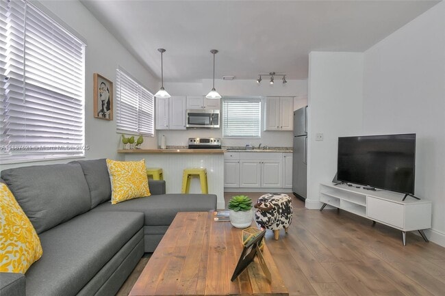 1101 SW 30th St in Fort Lauderdale, FL - Building Photo - Building Photo