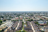 6100 Arbutus Ave in Huntington Park, CA - Foto de edificio - Building Photo