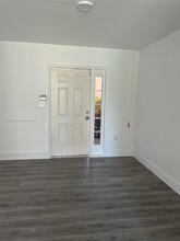 2036 NE 167th St in North Miami Beach, FL - Building Photo - Building Photo