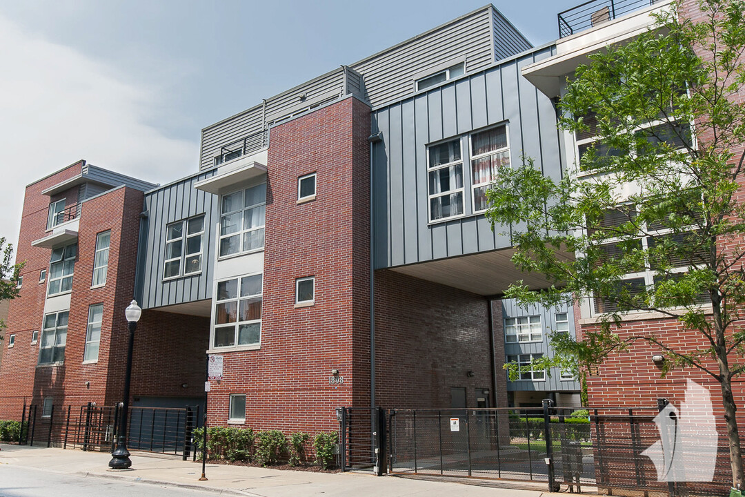 1808 S Michigan Ave in Chicago, IL - Building Photo