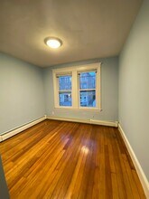 66 Beacon St, Unit 4 in Somerville, MA - Building Photo - Building Photo
