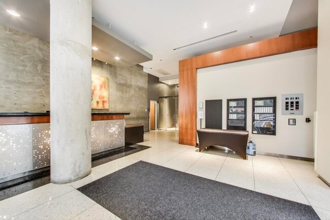 700 N Larrabee St in Chicago, IL - Building Photo - Building Photo