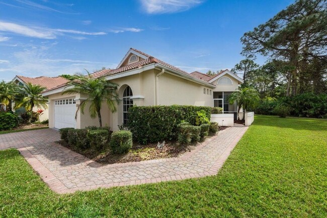 546 SW New Castle Cove in Port St. Lucie, FL - Building Photo - Building Photo