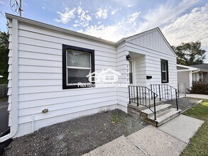 3711 37th St in Des Moines, IA - Building Photo - Building Photo