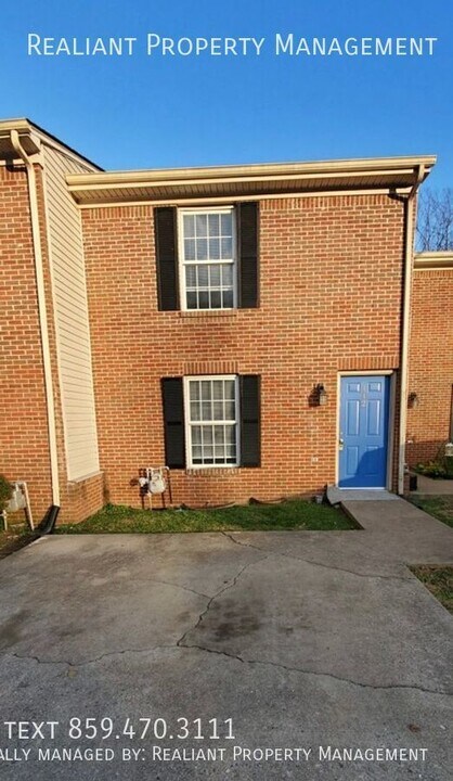 112 Floyd Ct in Nicholasville, KY - Building Photo