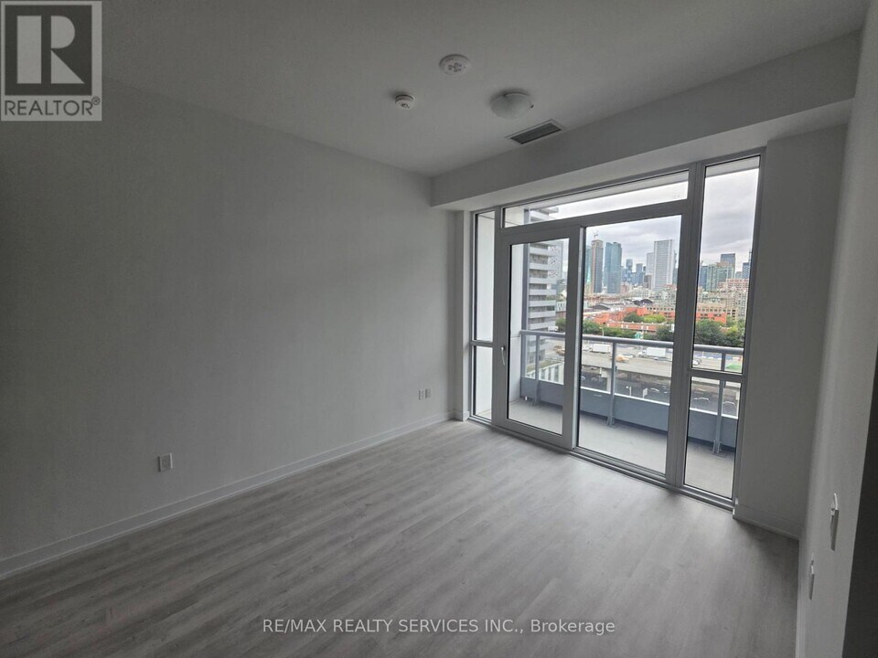 15 Richardson St in Toronto, ON - Building Photo