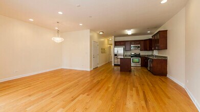 1449 W Fullerton Ave in Chicago, IL - Building Photo - Building Photo