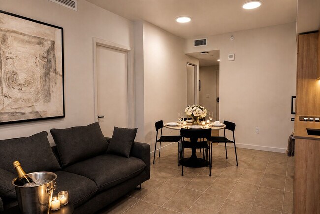 121 NE 5th St, Unit SI FL32-ID1539914P