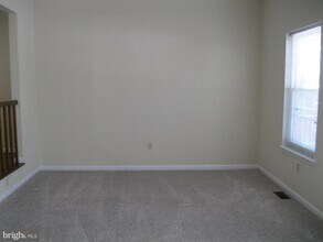 8171 Fenwick Ct in Laurel, MD - Building Photo - Building Photo