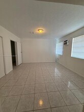 2031 NE 170th St in North Miami Beach, FL - Building Photo - Building Photo