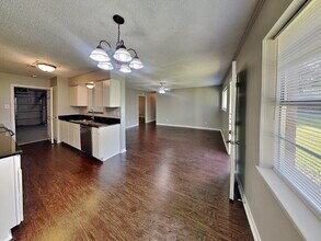334 Van Rowe Ave in Duncanville, TX - Building Photo - Building Photo