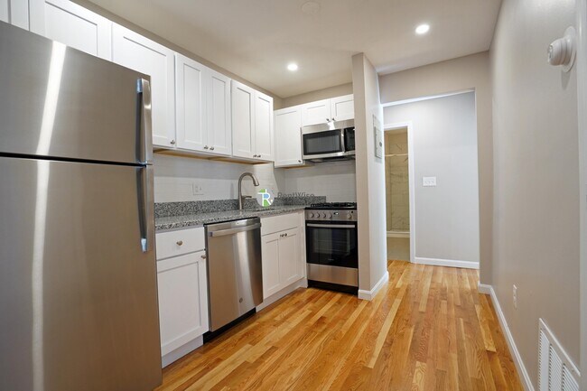 14 Lorraine Ter, Unit 2 in Boston, MA - Foto de edificio - Building Photo