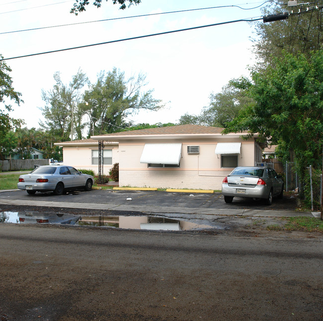 12800 NE 11th Ave in Miami, FL - Building Photo - Building Photo